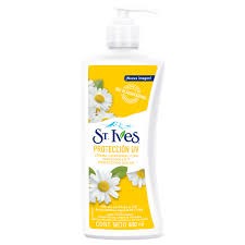 Crema corporal St. Ives con protección UV y manzanilla 532 ml